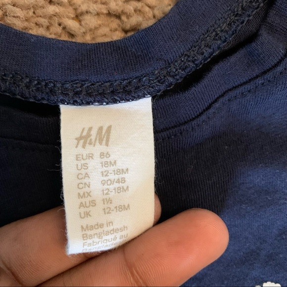 5/$35 H&M LOVE T-shirt - Picture 3 of 6